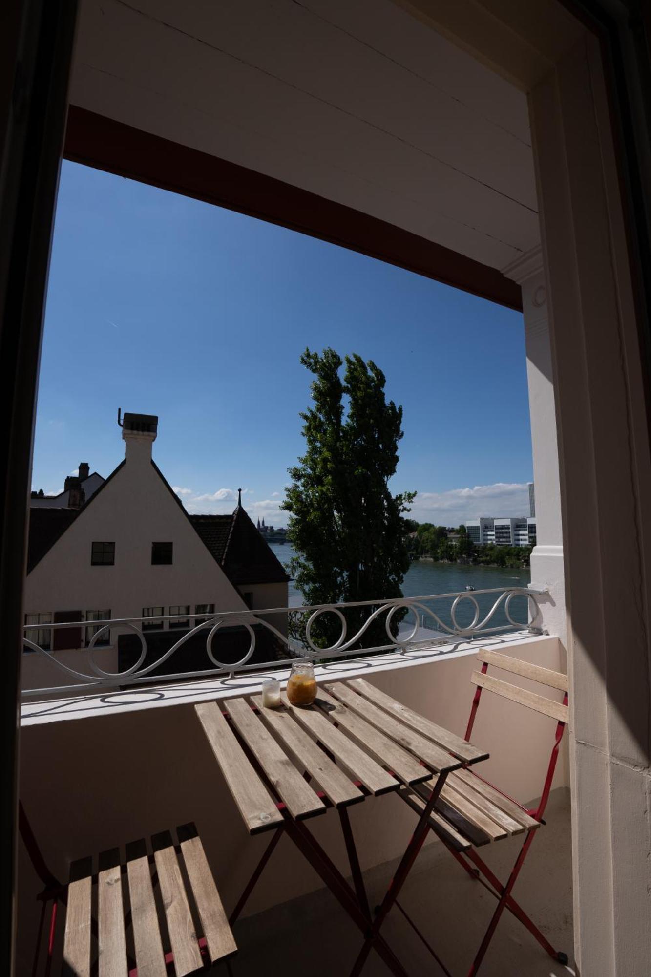 Charmante Altbauwohnung Am Rhein Basilea Exterior foto